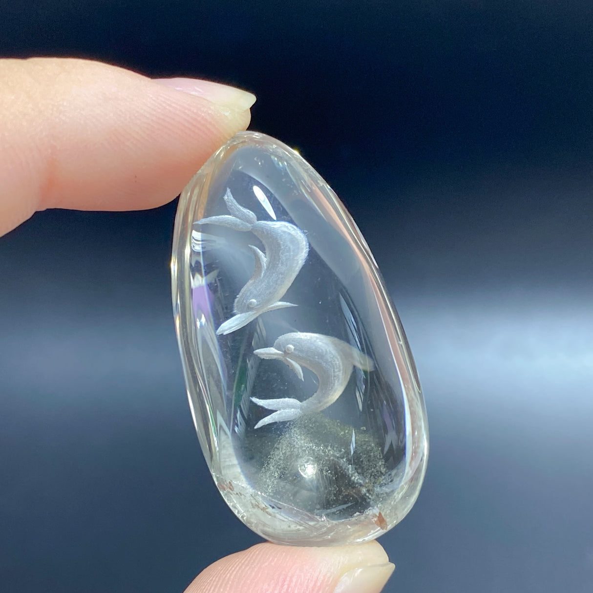 5 Pieces Beautiful Dolphin Garden Quartz Inner Scene Carving