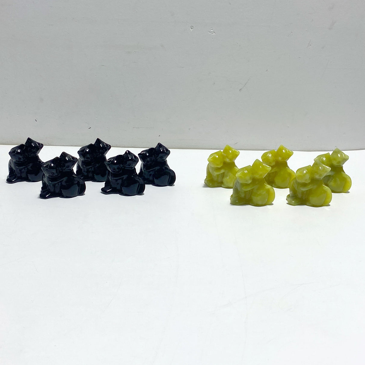 Obsidian Green Jade Cuddle Cat Carving Wholesale