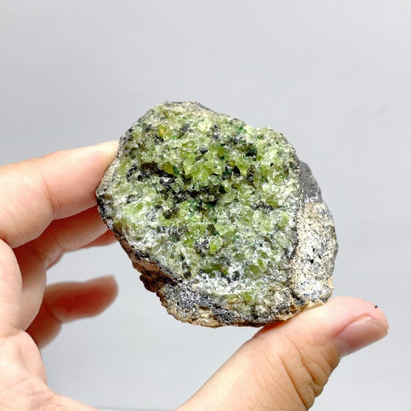 70 Pieces Peridot Raw Stone Specimen - Wholesale Crystals