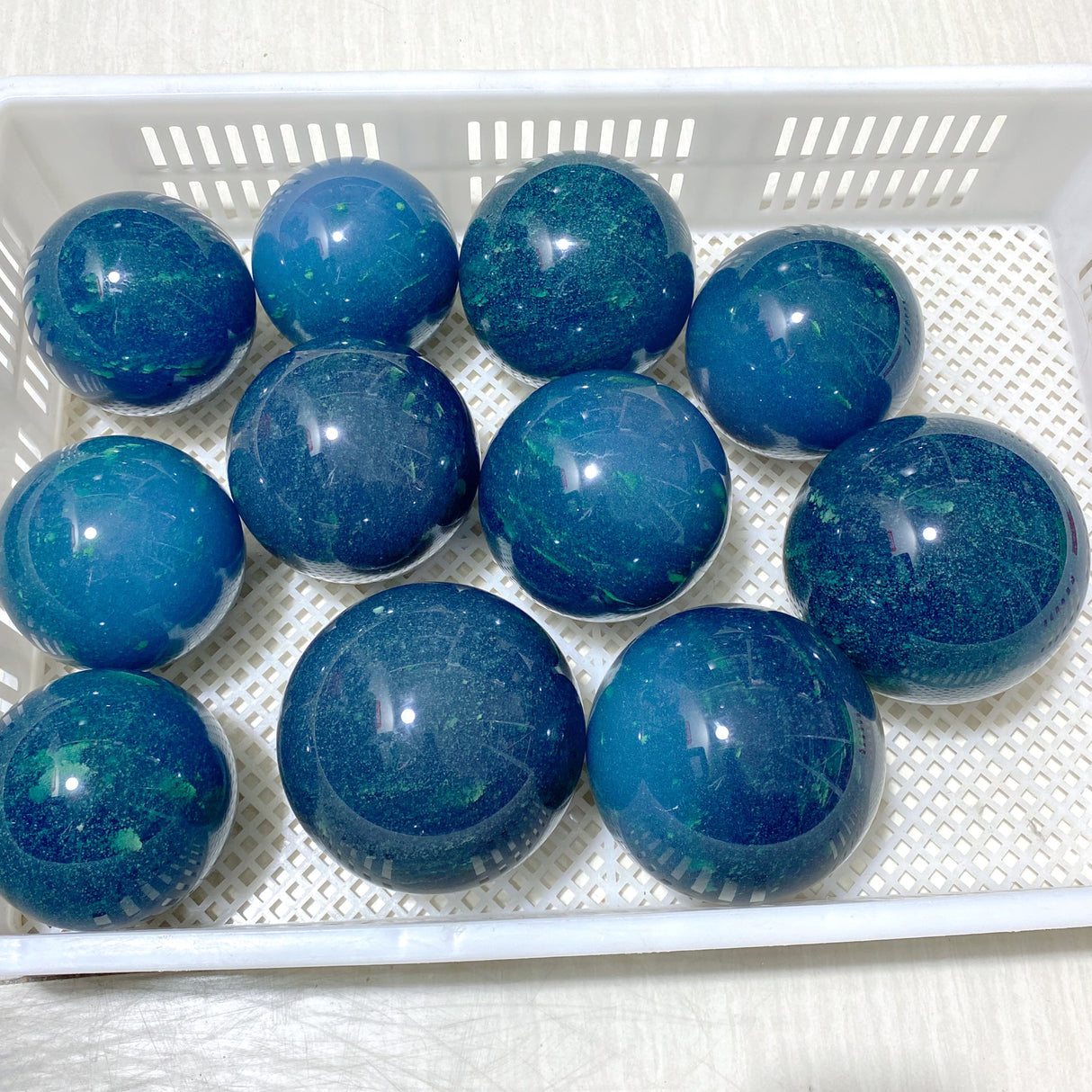 11 Pieces Large Green Smelting Stone Quartz Spheres (Sea Freight Only)