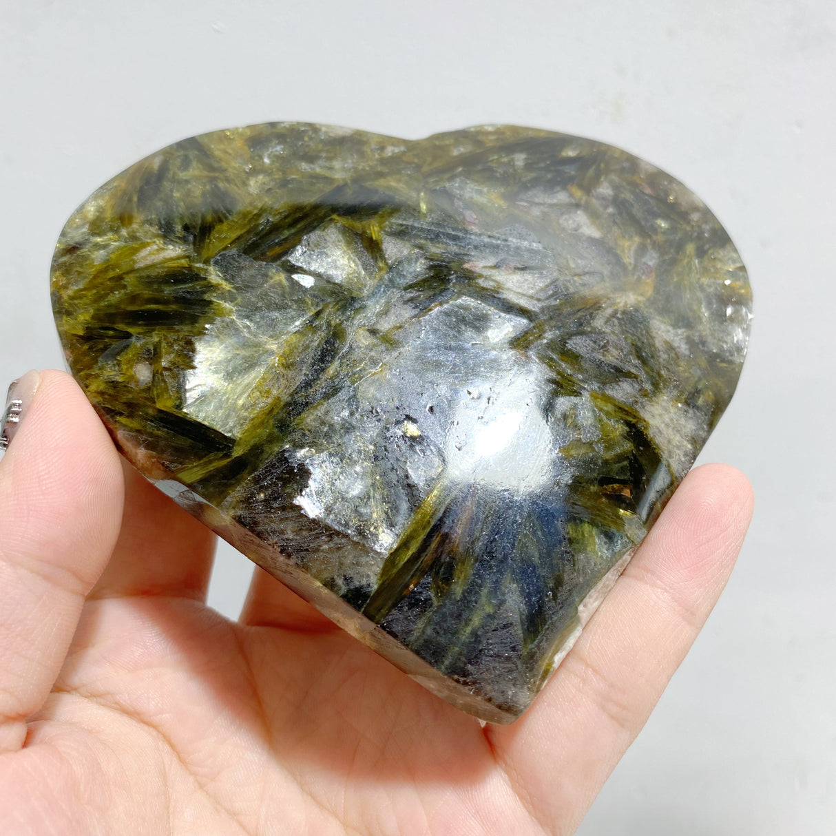 13 Pieces Green Mica Mixed Quartz Heart