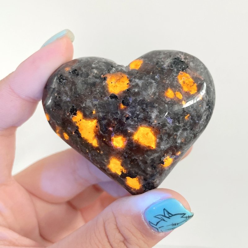 Yooperlite Heart Wholesale (UV - Reactive) - Wholesale Crystals