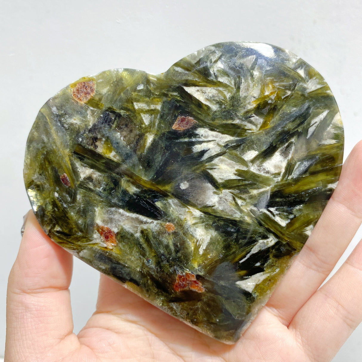 13 Pieces Green Mica Mixed Quartz Heart