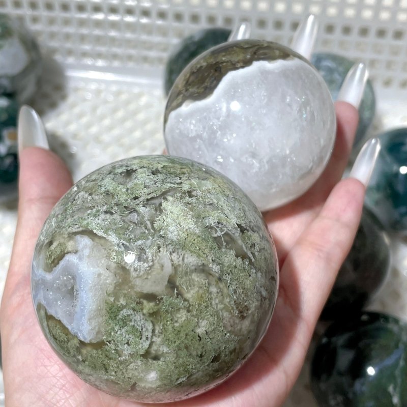 14 Pieces Beautiful Moss Agate Spheres - Wholesale Crystals