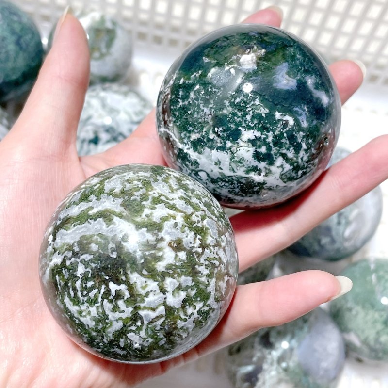 16 Pieces Beautiful Moss Agate Spheres - Wholesale Crystals