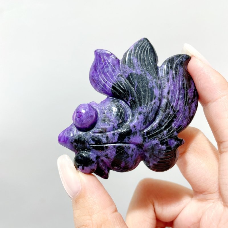 16 Pieces Goldfish Carvings - Different Materials - Wholesale Crystals