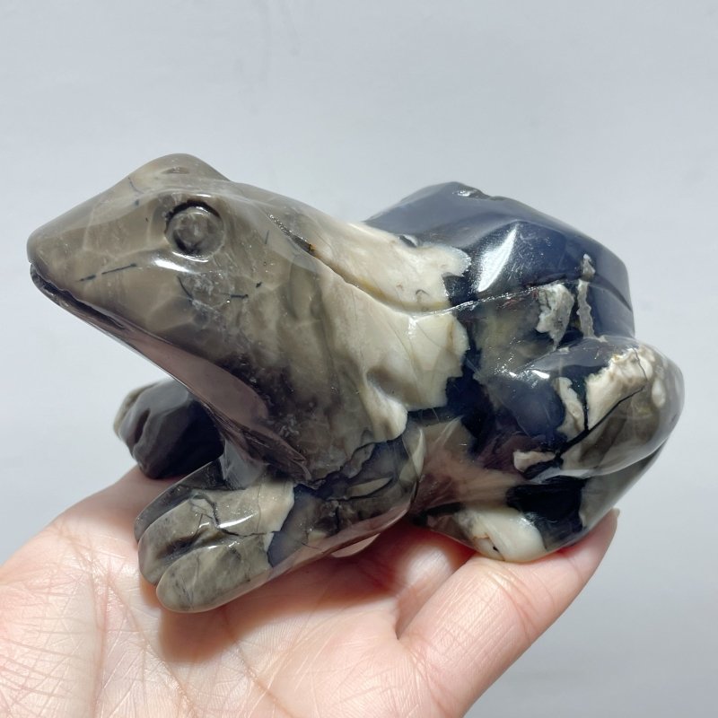 16 Pieces Volcano Agate Frog Carving(UV - Reactive) Closeout (Defective) - Wholesale Crystals