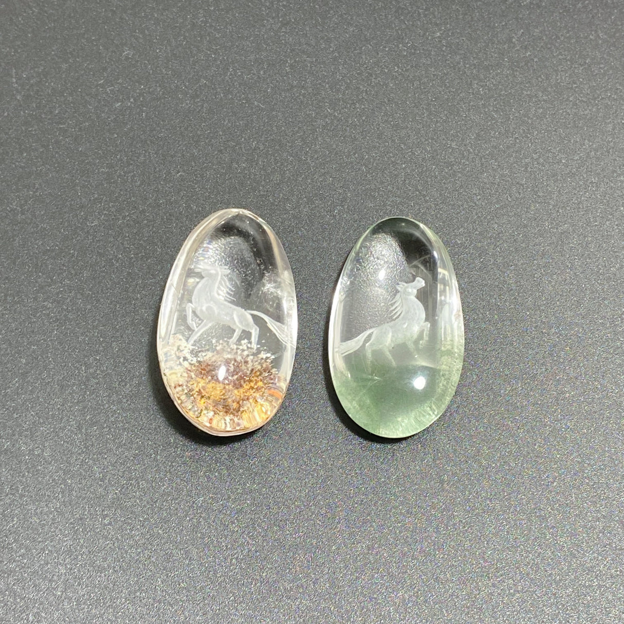 2 Pieces Horse Garden Quartz Inner Scene Carving